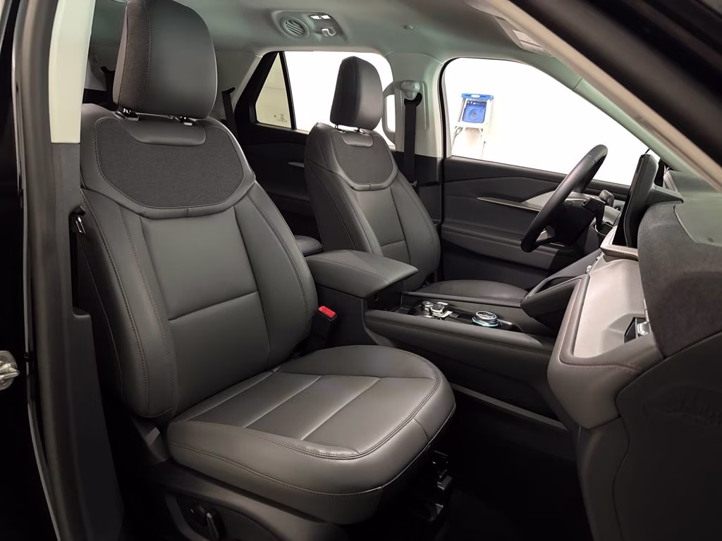2026 Agate Black Metallic Ford Explorer Active RWD SUV