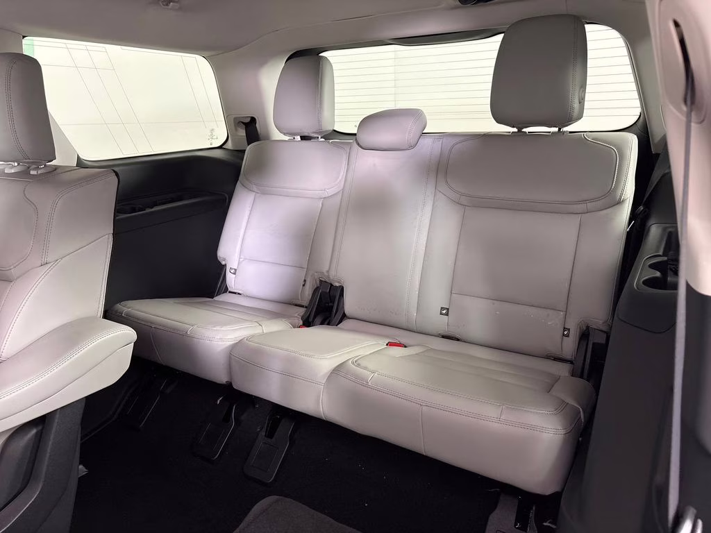 2026 Star White Metallic Tri-Coat Ford Expedition Active RWD SUV