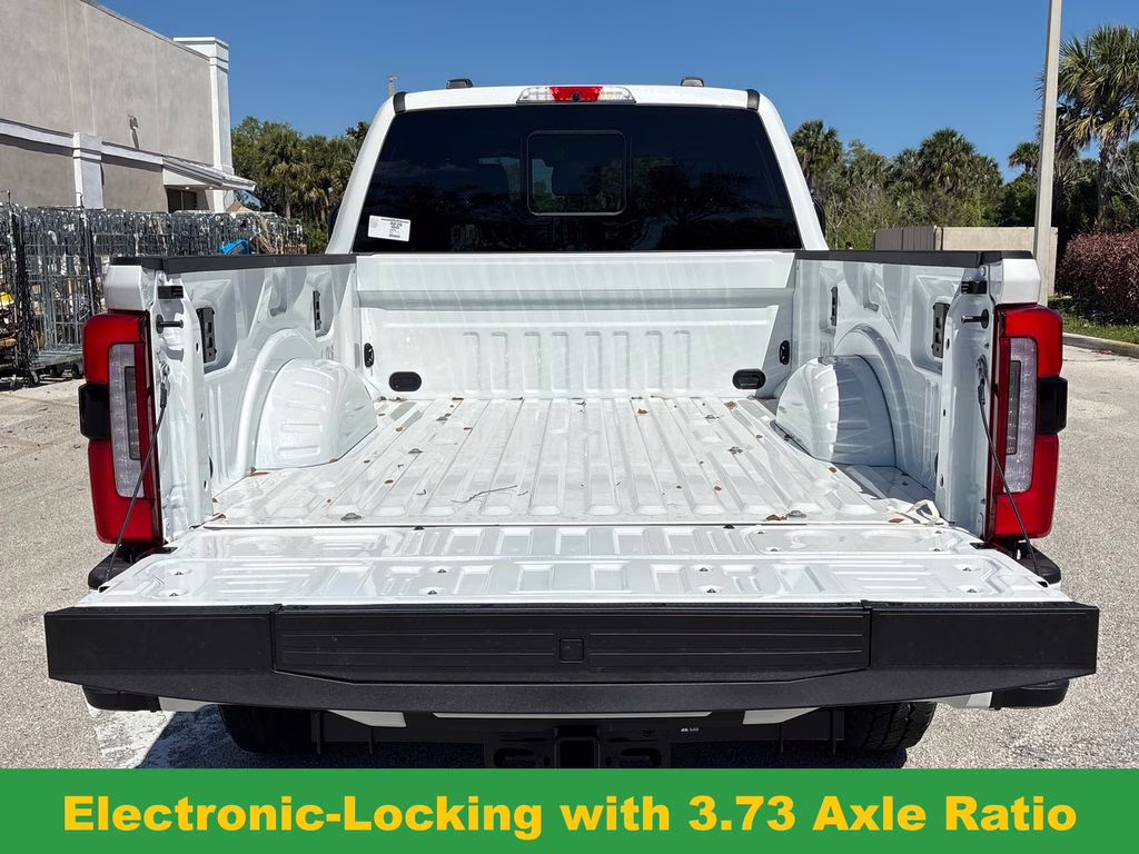 2026 Star White Metallic Tri-Coat Ford Super Duty F-350 SRW Platinum 4X4 Truck