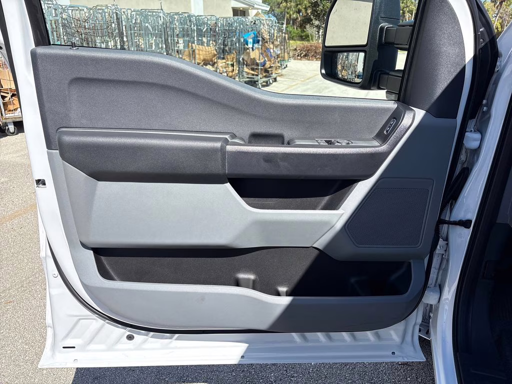 2026 Oxford White Ford Super Duty F-350 SRW XL RWD Truck