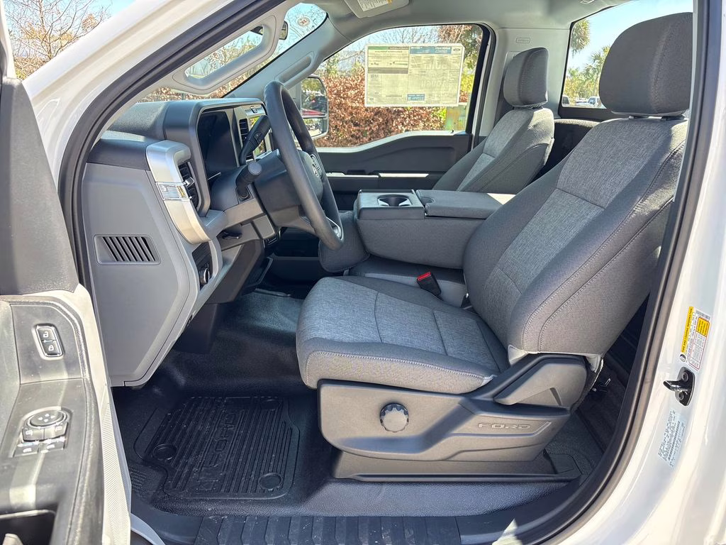 2026 Oxford White Ford Super Duty F-350 SRW XL RWD Truck