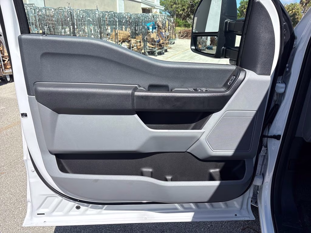2026 Oxford White Ford Super Duty F-350 SRW XL RWD Truck