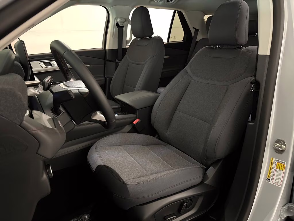 2026 Space White Metallic Ford Explorer Active RWD SUV