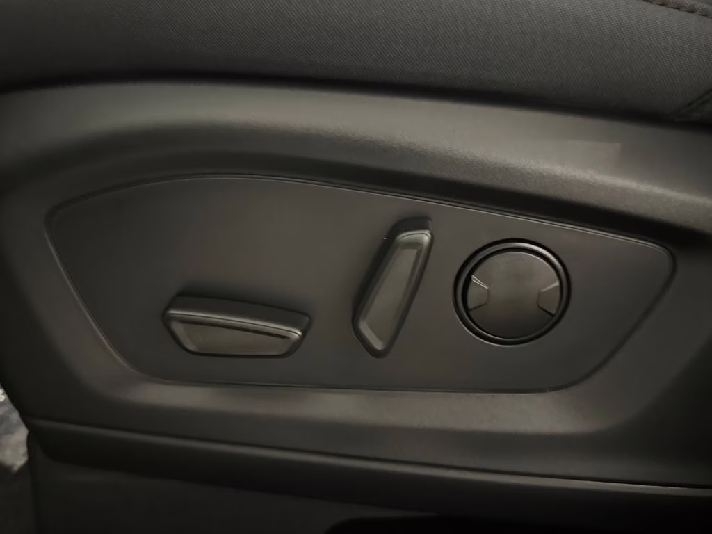 2026 Space White Metallic Ford Explorer Active RWD SUV