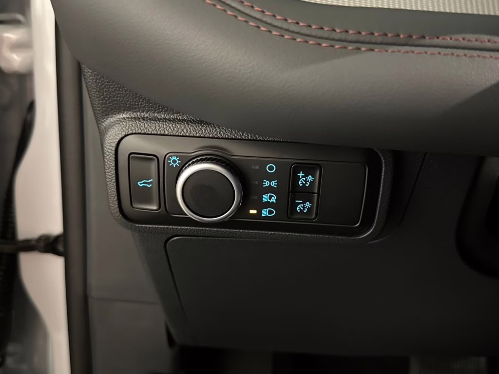 2026 Space White Metallic Ford Explorer Active RWD SUV