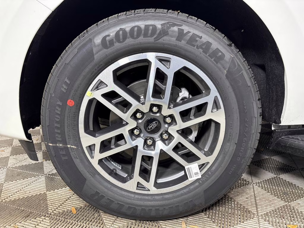 2026 Star White Metallic Tri-Coat Ford Expedition Active RWD SUV