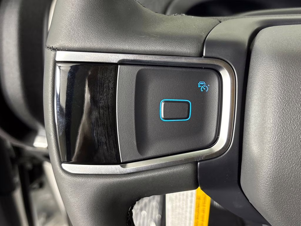 2026 Star White Metallic Tri-Coat Ford Expedition Active RWD SUV