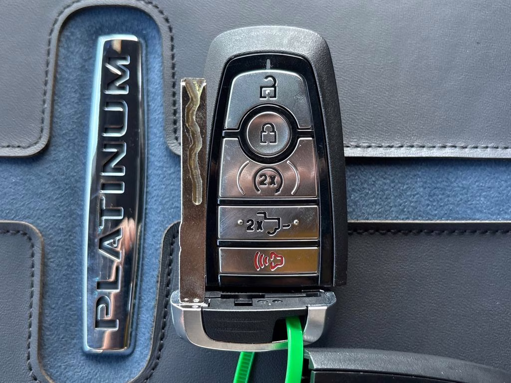 2026 Agate Black Metallic Ford Super Duty F-350 SRW Platinum 4X4 Truck