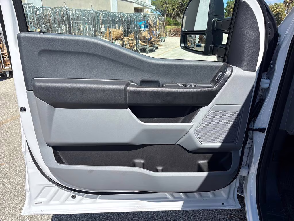 2026 Oxford White Ford Super Duty F-350 SRW XL RWD Truck