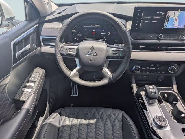 2026 White Diamond Mitsubishi Outlander SEL FWD SUV