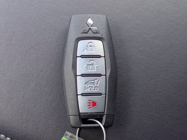 2026 White Diamond Mitsubishi Outlander SEL FWD SUV