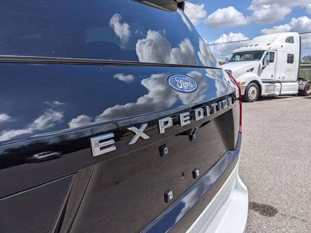 2026 Oxford White Ford Expedition Active RWD SUV
