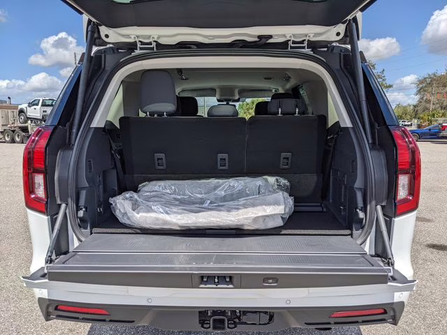 2026 Oxford White Ford Expedition Active RWD SUV