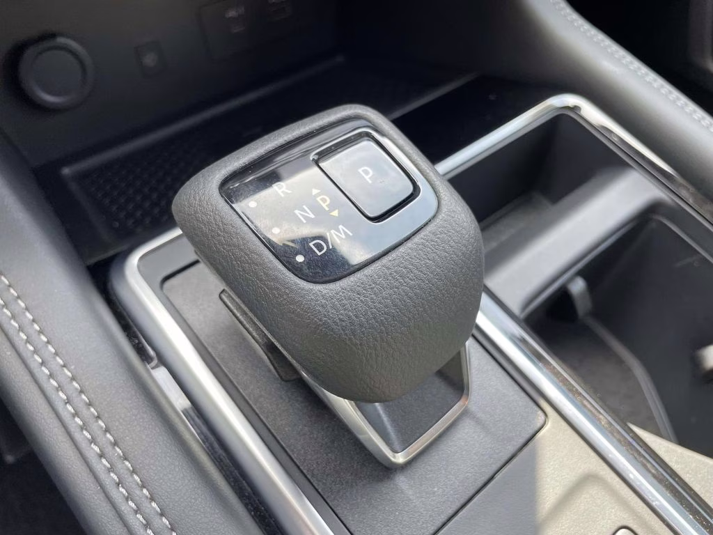 2025 Everest White Pearl Tricoat Nissan Pathfinder Platinum FWD SUV