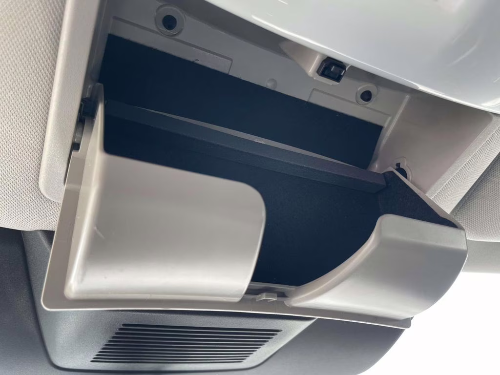 2025 Everest White Pearl Tricoat Nissan Pathfinder Platinum FWD SUV