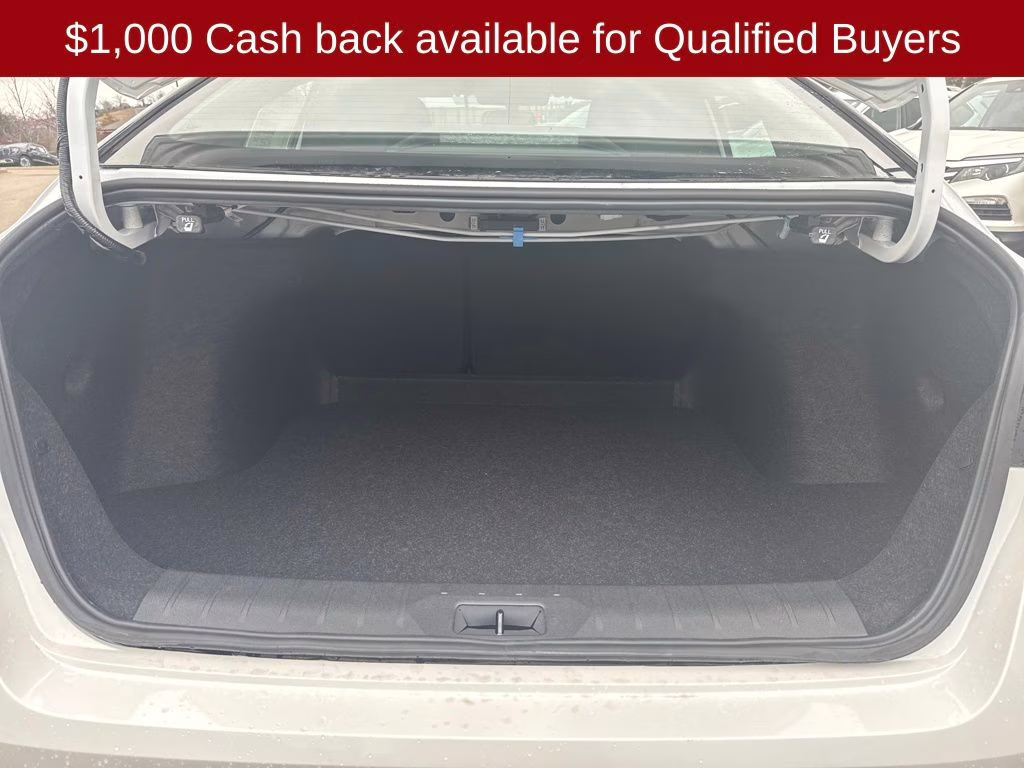 2026 Aspen White/Super Black Nissan Sentra SR FWD Sedan