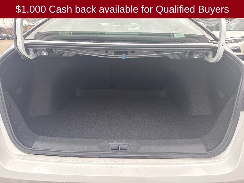 2026 Aspen White/Super Black Nissan Sentra SR FWD Sedan