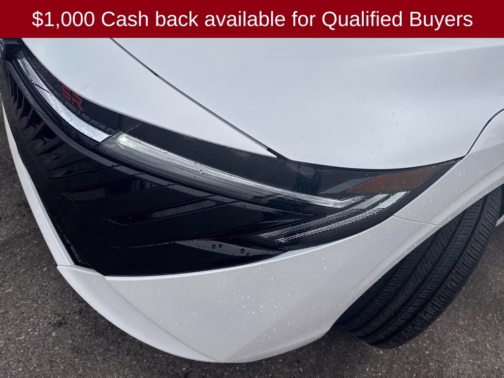 2026 Aspen White/Super Black Nissan Sentra SR FWD Sedan