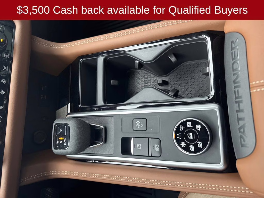 2026 Everest White Pearl Tricoat Nissan Pathfinder Platinum 4X4 SUV