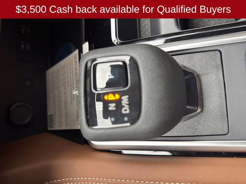 2026 Everest White Pearl Tricoat Nissan Pathfinder Platinum 4X4 SUV