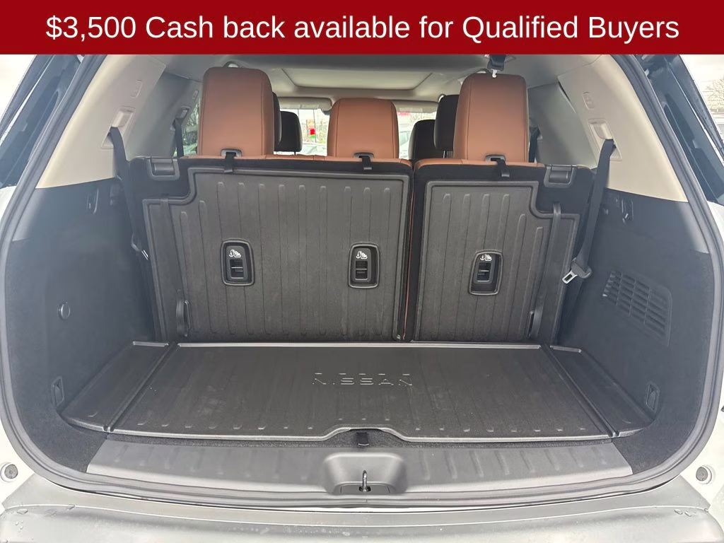 2026 Everest White Pearl Tricoat Nissan Pathfinder Platinum 4X4 SUV