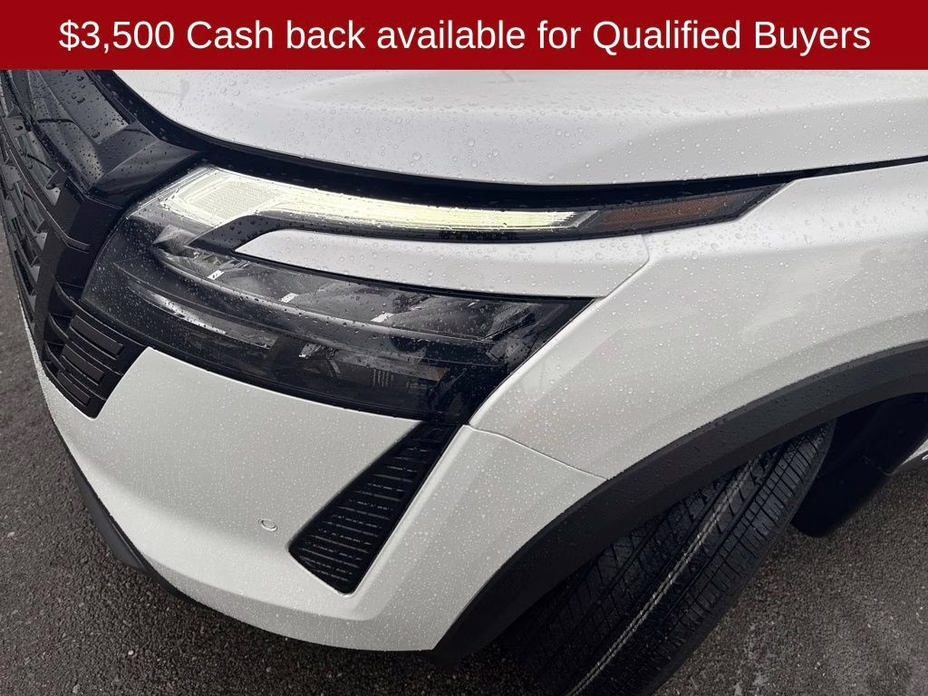 2026 Everest White Pearl Tricoat Nissan Pathfinder Platinum 4X4 SUV