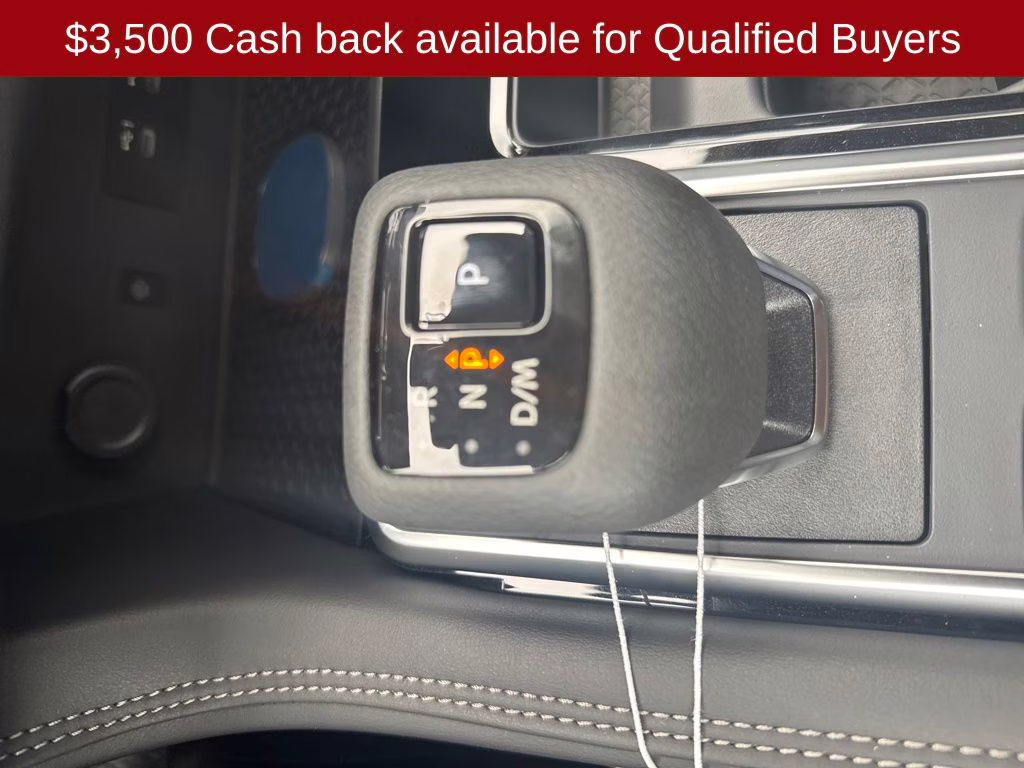 2026 Everest White Pearl Tricoat Nissan Pathfinder Platinum FWD SUV