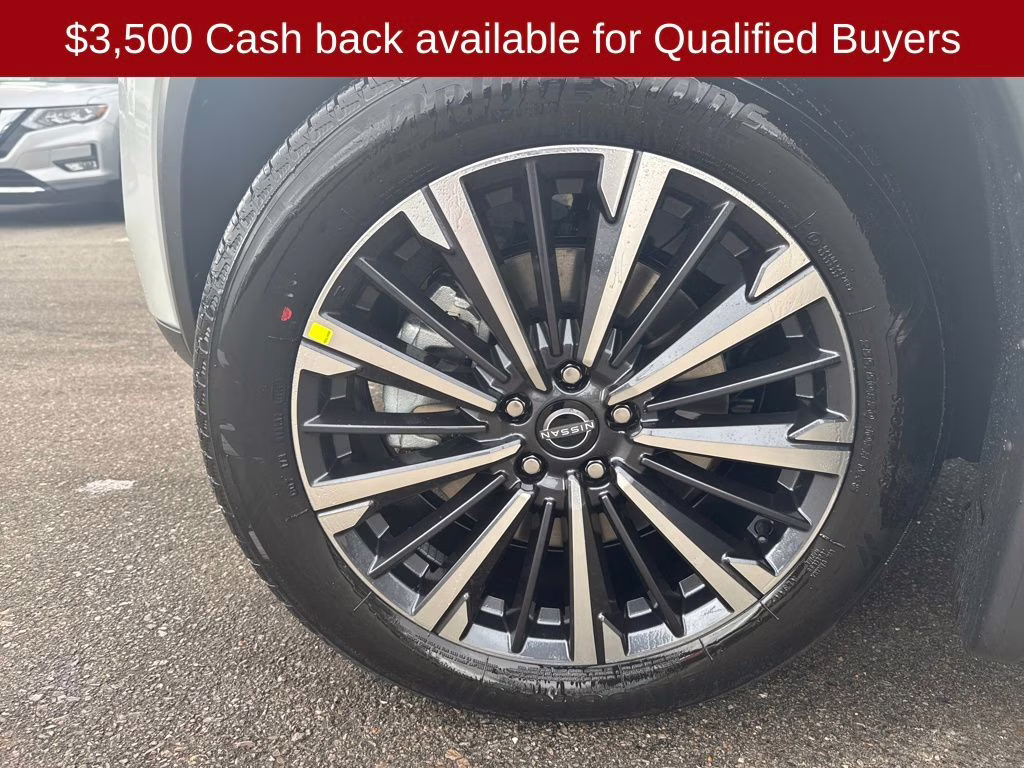 2026 Everest White Pearl Tricoat Nissan Pathfinder Platinum FWD SUV