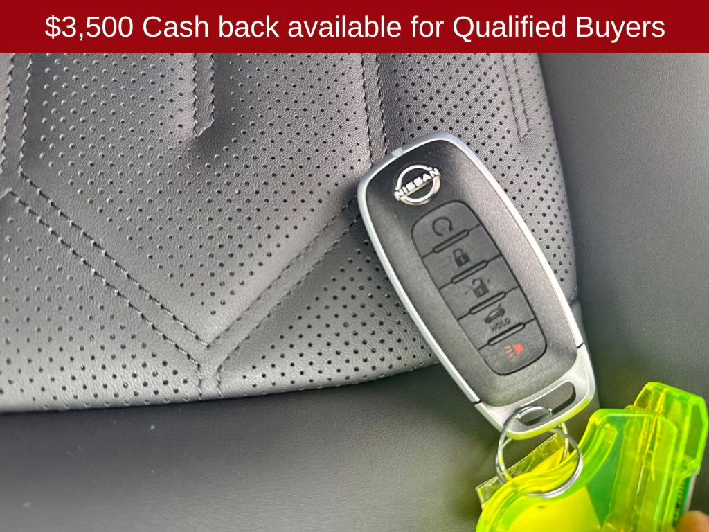 2026 Everest White Pearl Tricoat Nissan Pathfinder Platinum FWD SUV