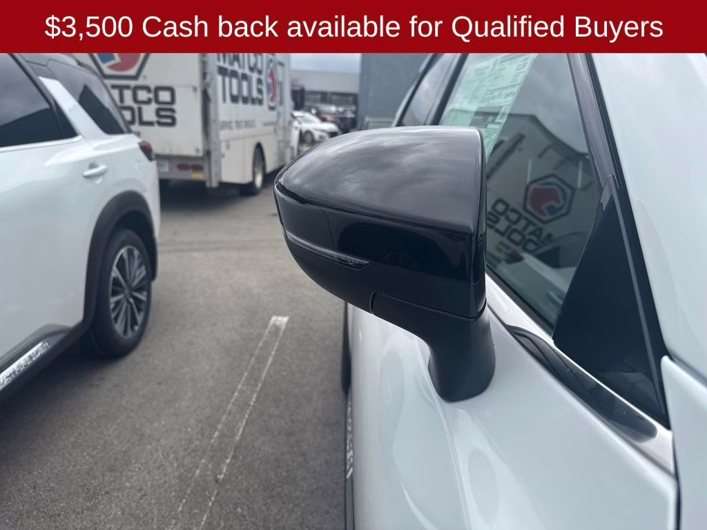 2026 Everest White Pearl Tricoat Nissan Pathfinder Platinum FWD SUV