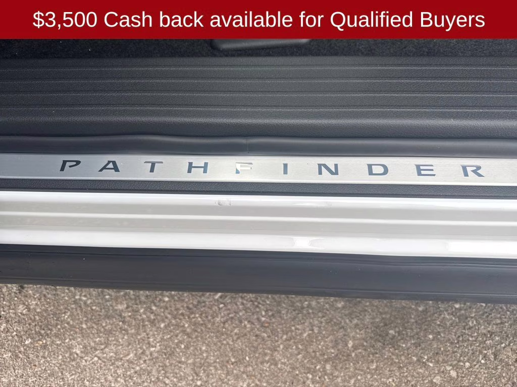 2026 Everest White Pearl Tricoat Nissan Pathfinder Platinum FWD SUV