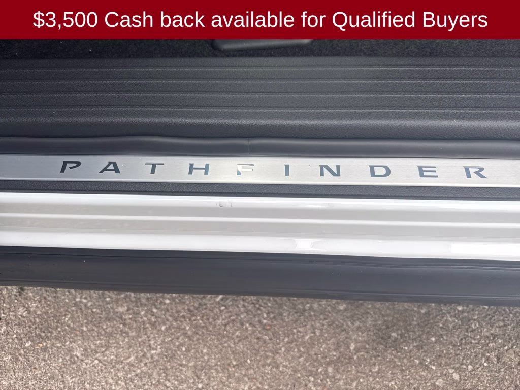 2026 Everest White Pearl Tricoat Nissan Pathfinder Platinum FWD SUV