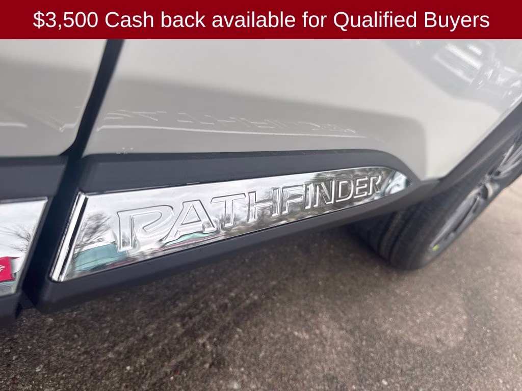 2026 Everest White Pearl Tricoat Nissan Pathfinder Platinum FWD SUV