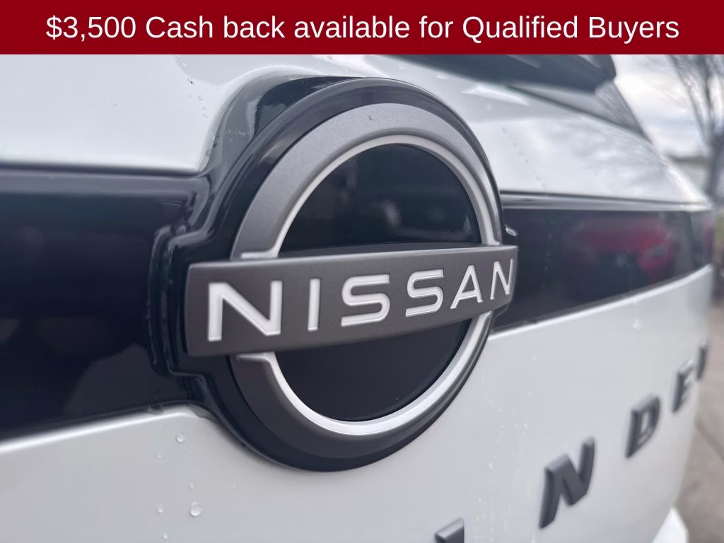 2026 Everest White Pearl Tricoat Nissan Pathfinder Platinum FWD SUV