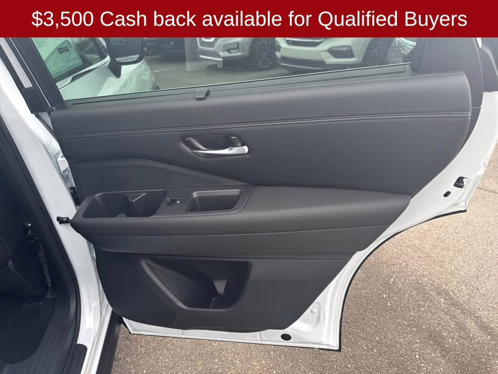 2026 Everest White Pearl Tricoat Nissan Pathfinder Platinum FWD SUV