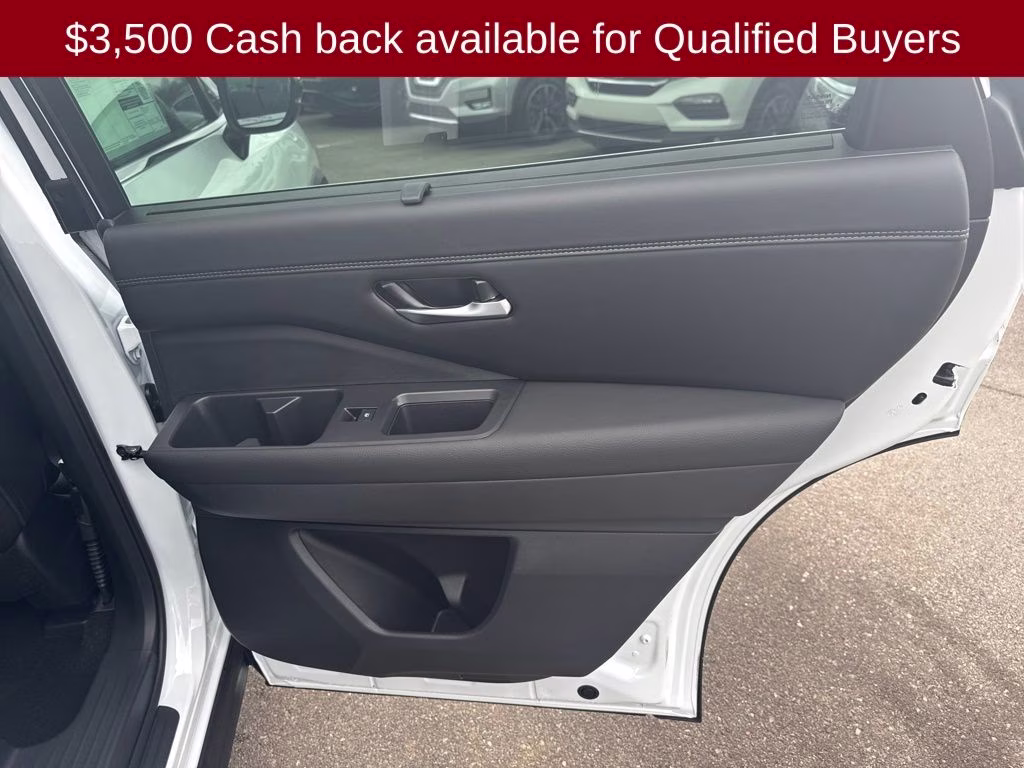 2026 Everest White Pearl Tricoat Nissan Pathfinder Platinum FWD SUV