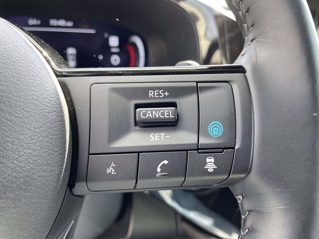 2025 Everest White Pearl Tricoat Nissan Pathfinder Platinum FWD SUV