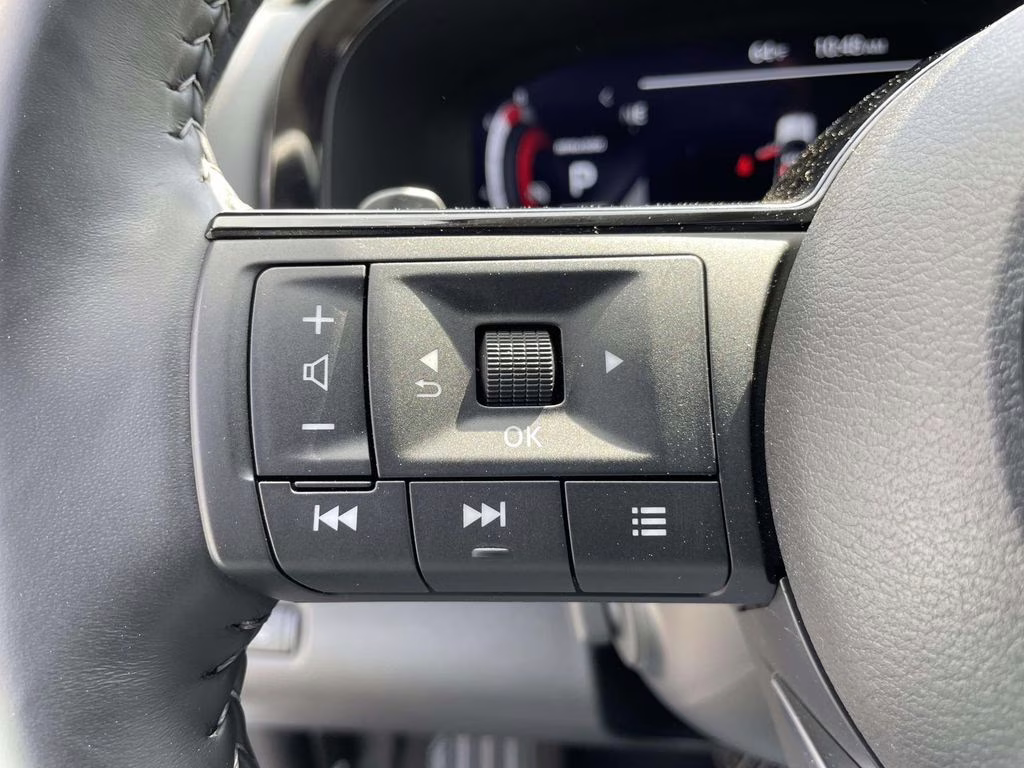 2025 Everest White Pearl Tricoat Nissan Pathfinder Platinum FWD SUV