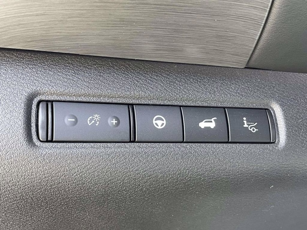 2025 Everest White Pearl Tricoat Nissan Pathfinder Platinum FWD SUV