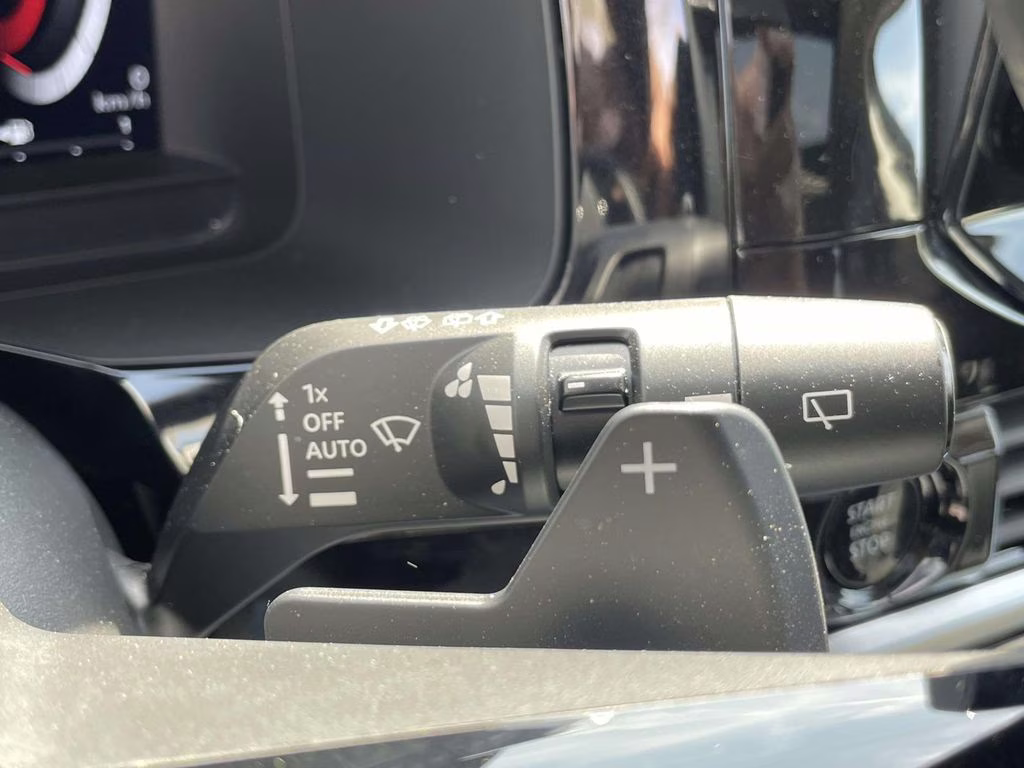 2025 Everest White Pearl Tricoat Nissan Pathfinder Platinum FWD SUV