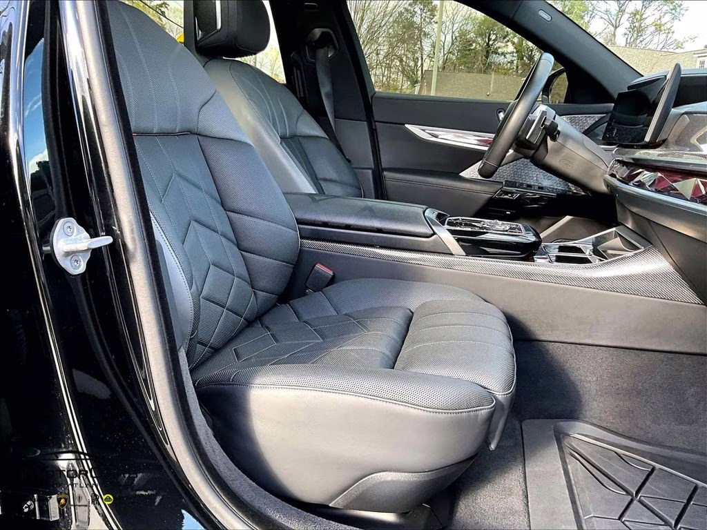 2023 Black Sapphire Metallic BMW 7 Series 760i xDrive AWD Sedan