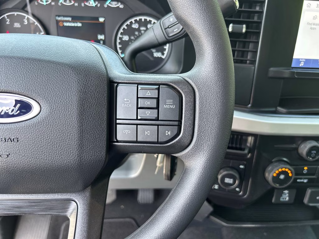 2026 Oxford White Ford Super Duty F-250 SRW XL 4X4 Truck