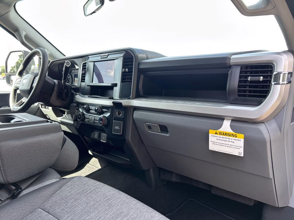 2026 Oxford White Ford Super Duty F-250 SRW XL 4X4 Truck