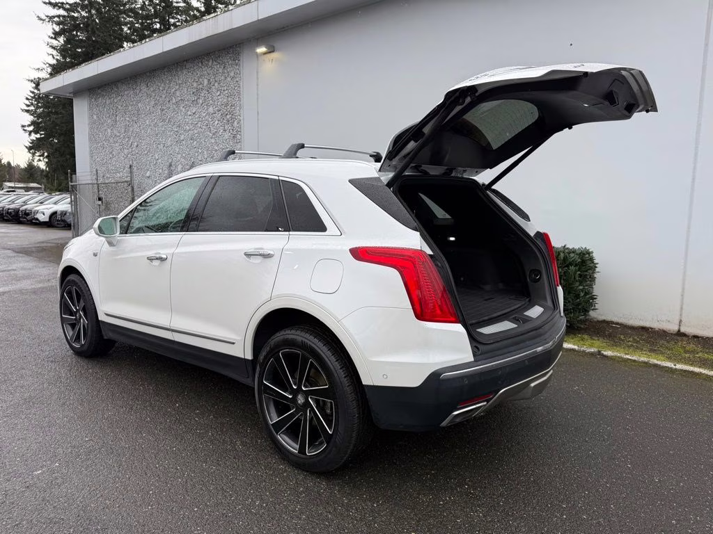 2017 Crystal White Tricoat Cadillac XT5 Platinum AWD SUV
