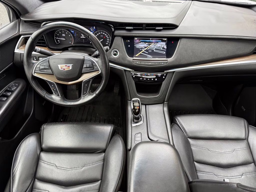 2017 Crystal White Tricoat Cadillac XT5 Platinum AWD SUV