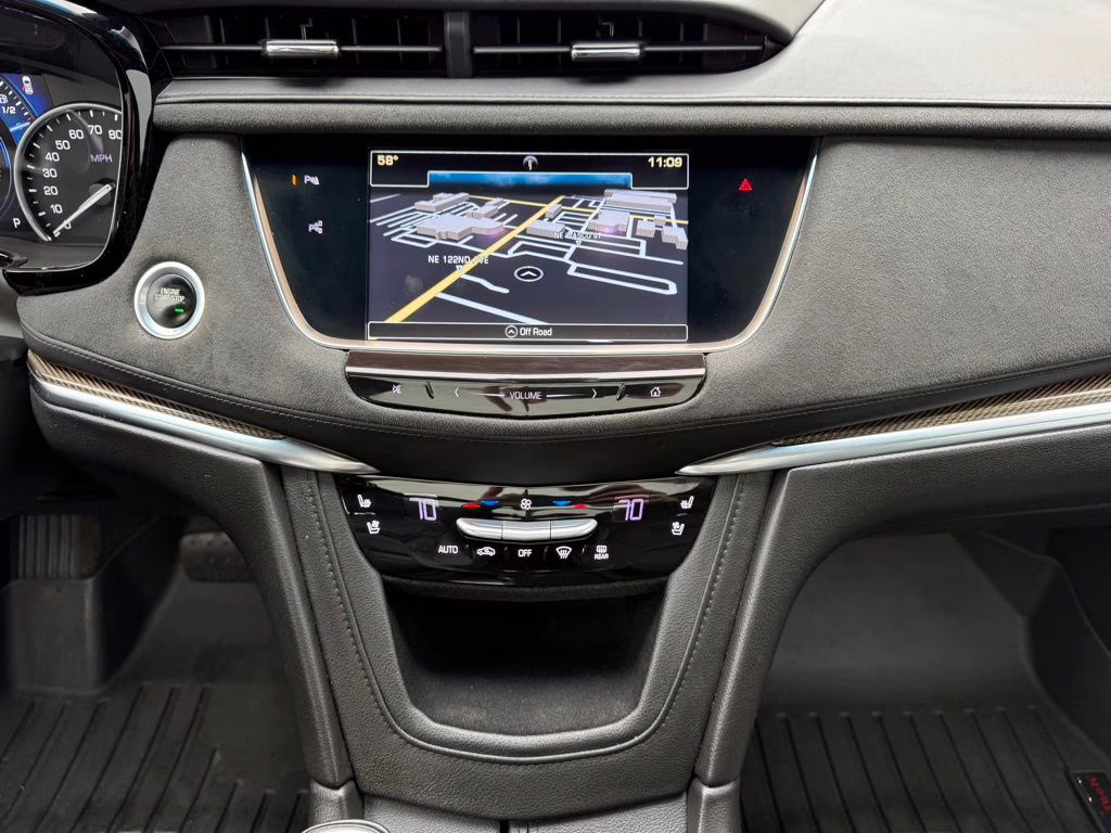 2017 Crystal White Tricoat Cadillac XT5 Platinum AWD SUV