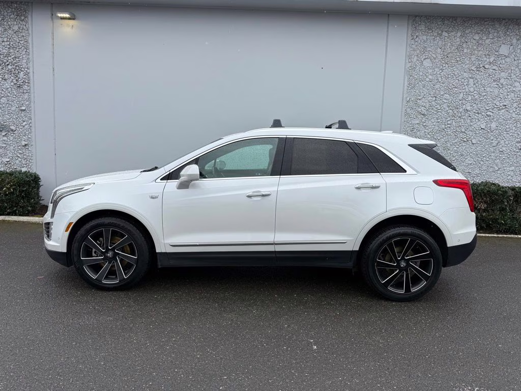 2017 Crystal White Tricoat Cadillac XT5 Platinum AWD SUV