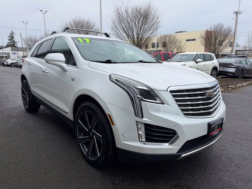 2017 Crystal White Tricoat Cadillac XT5 Platinum AWD SUV