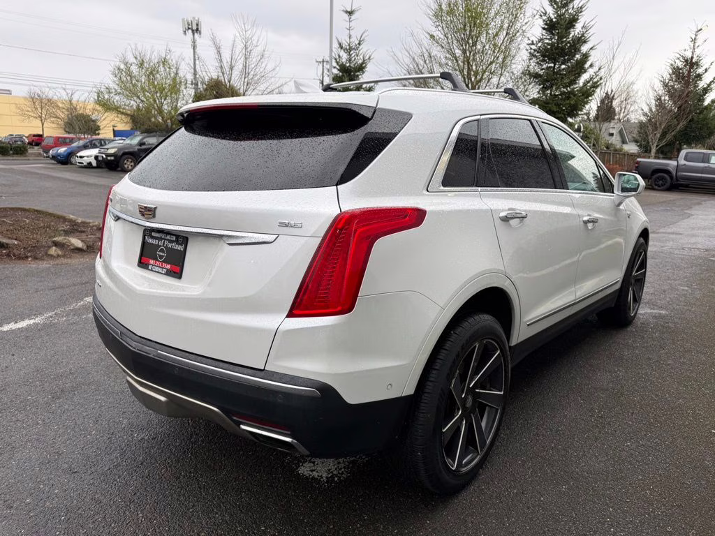 2017 Crystal White Tricoat Cadillac XT5 Platinum AWD SUV
