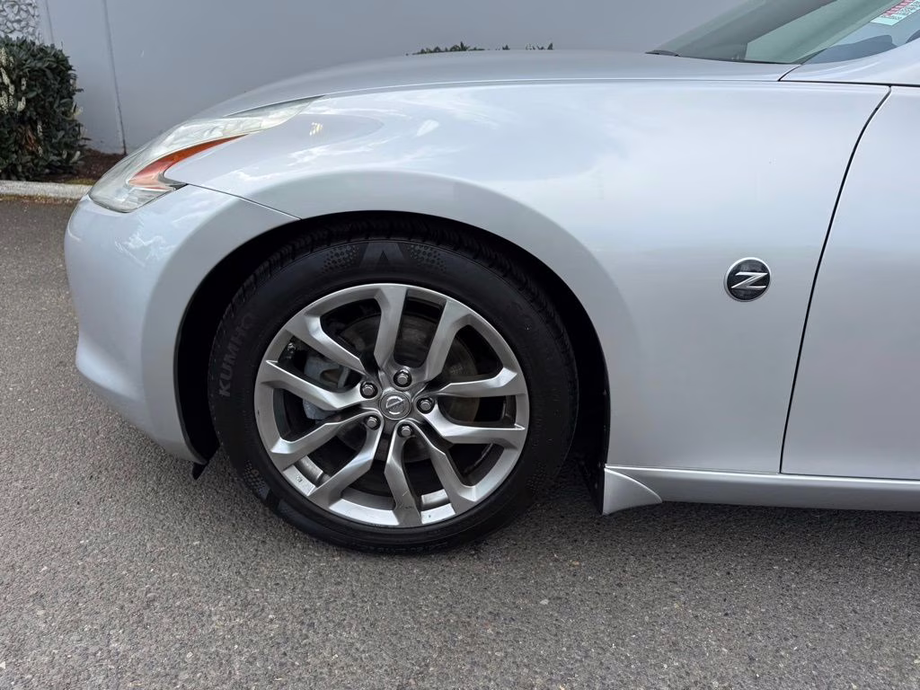 2010 Brilliant Silver Metallic Nissan 370Z Base RWD Convertible